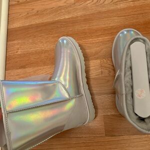 Classic short iridescent